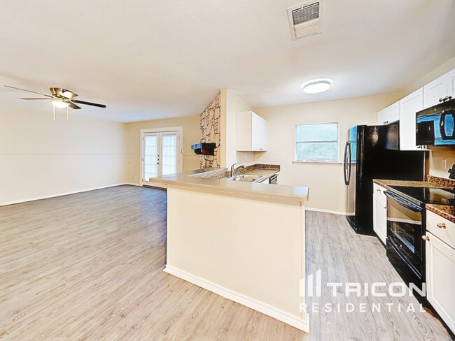 Photo - 827 Thornedike Dr