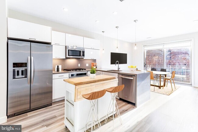 Building Photo - 1350 Maryland Ave NE Unit 116 Rental