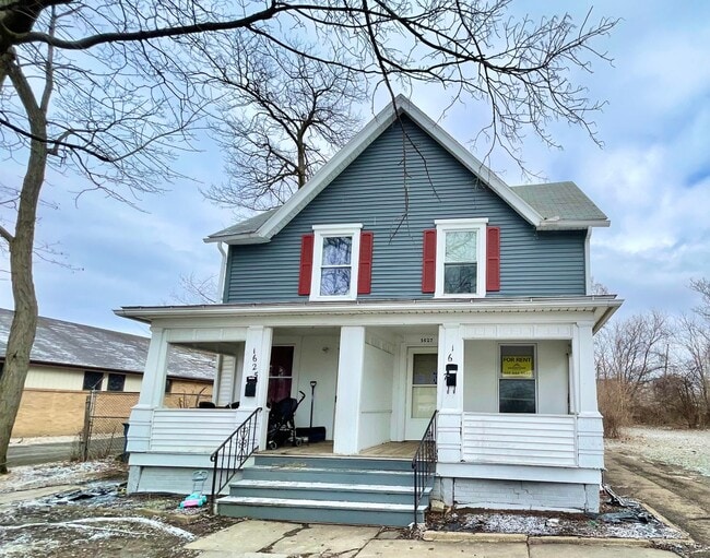 Building Photo - 1627-1627 E 31st St Unit 1627