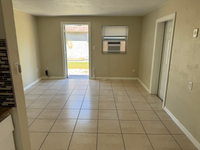 Photo - 2495 Bayside St Apartments Unit B