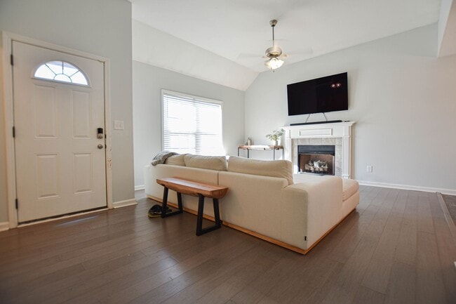 Photo - Pet Friendly Three Bedroom!