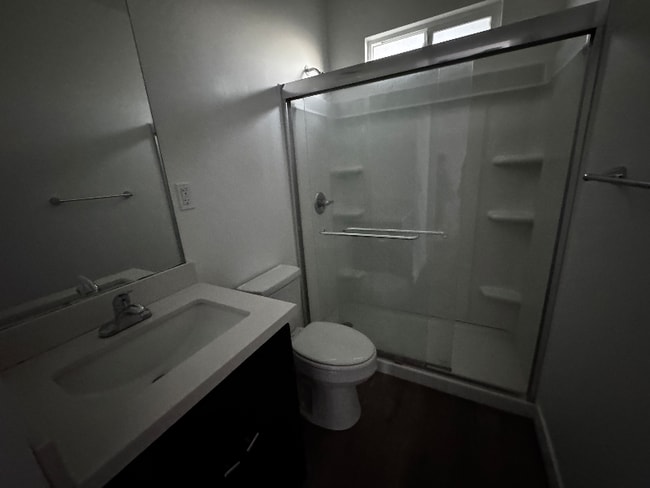 Photo - 1083 W 9th St