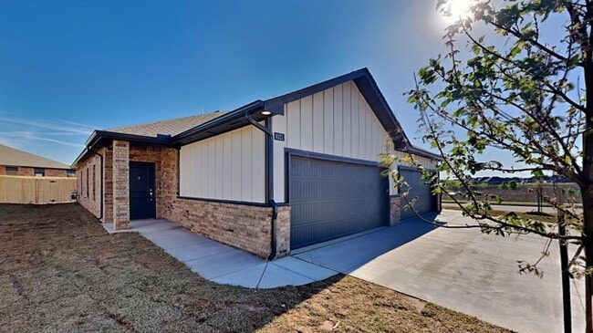 Photo - 9329 NW 124th St