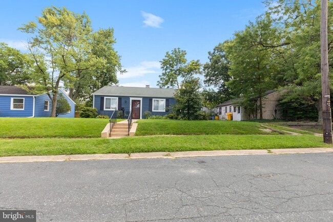 Photo - 719 Cotter Rd