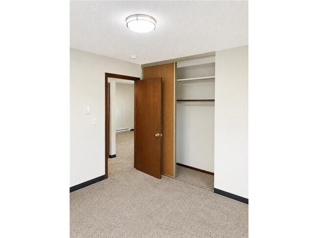 Photo - 310 8th St N