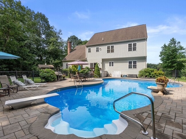 Photo - 13 Breakneck Hill Rd