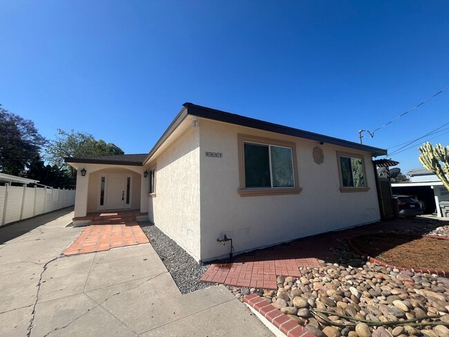 Photo - 4BR/3BA Large House - Single Story, No Carpet, AC, Washer/Dryer in Unit, Small Yard, 2 Car Garage...