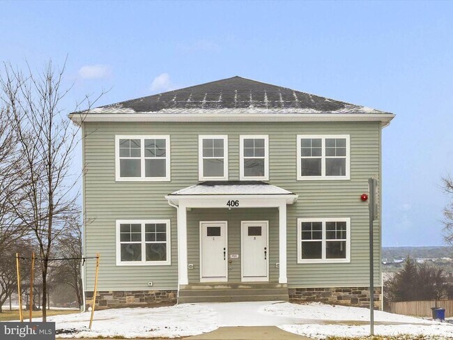 Building Photo - 406 W Green St Unit C Rental