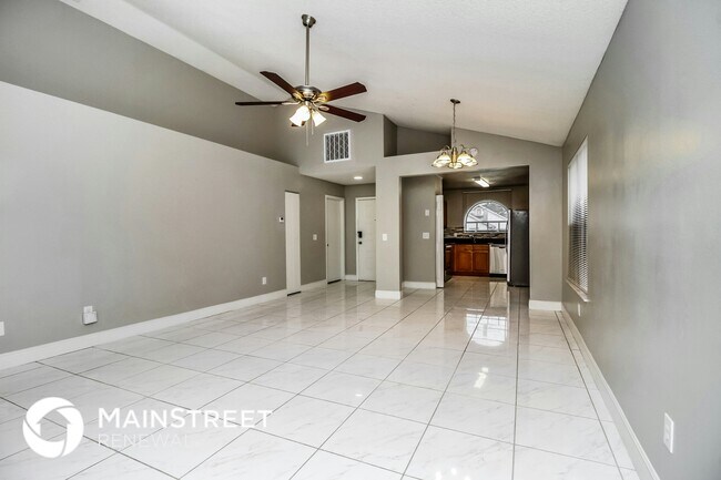 609 Conure St