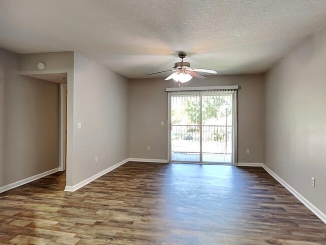 Photo - 725 Crest Pines Dr Unit Apt 421