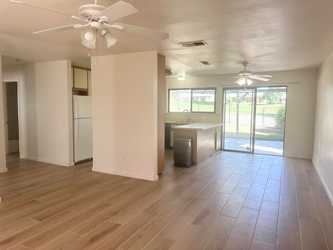 Photo - 43548 Virginia Ave