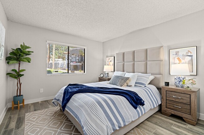 1BR, 1BA - 560SF - Bedroom