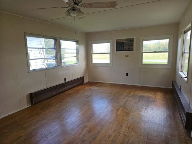 Photo - 11 Lakeshore Dr