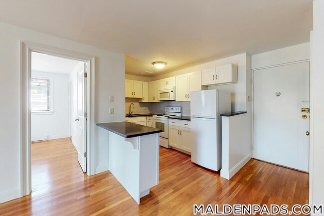 Building Photo - 134 Summer St