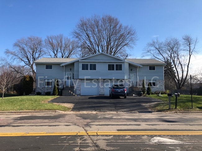 Building Photo - 603 Broadway Dr