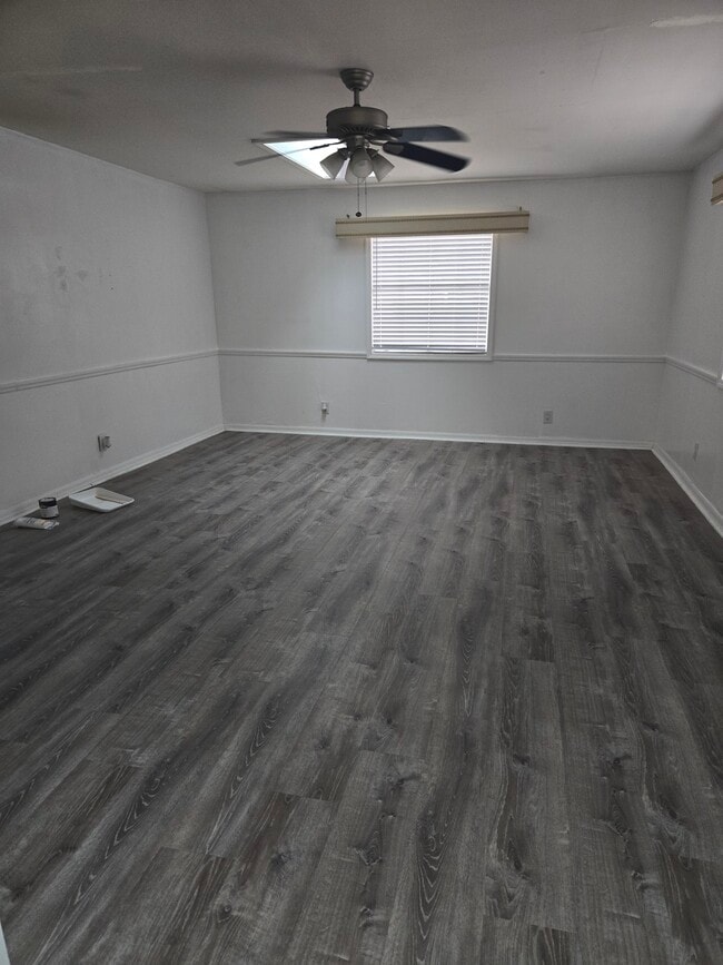 Photo - 19106 Sunlake Blvd