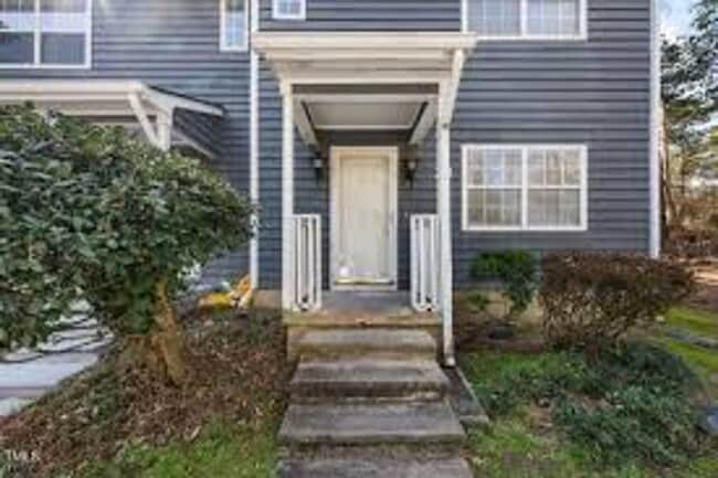 Building Photo - Home Available for Rent
