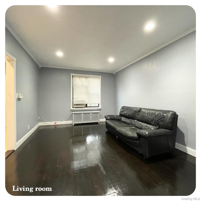 Photo - 48-41-48-41 41st St