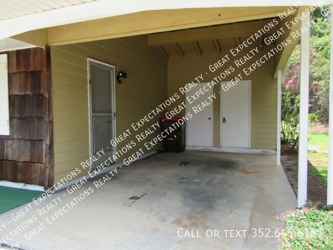 3915 SW 139th St Rd