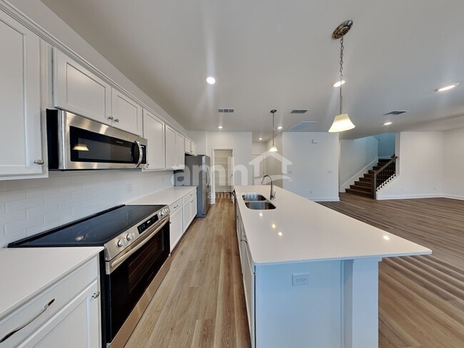 Photo - 2364 Devin Ave