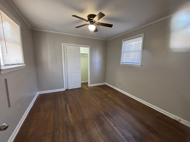 Photo - 3733 Vernon Ave