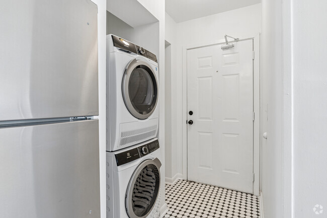 Apartamento en Parkside de 2 habitaciones y 1 baño - 113 m² - Lavandería