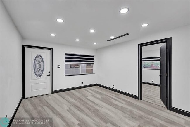 Photo - 5310 NW 16th St Apartamento Unidad C