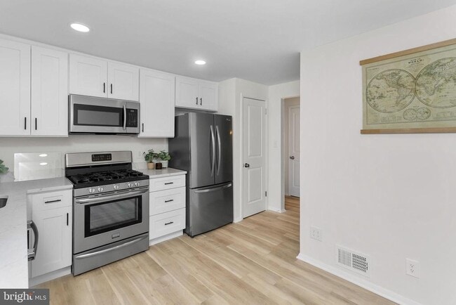 Photo - 295 Lander Dr