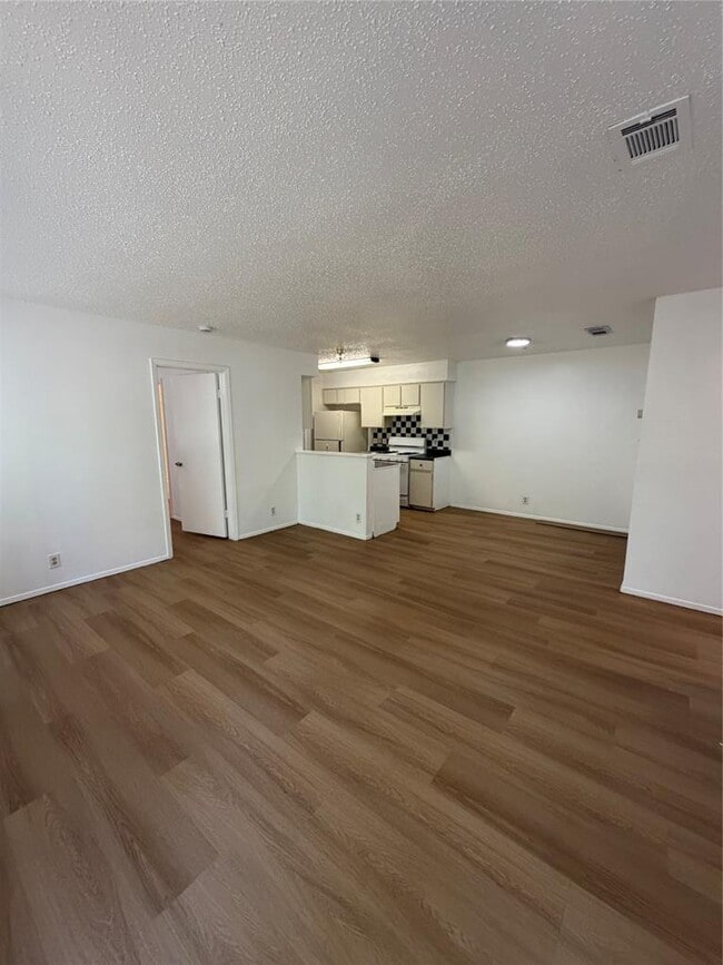 Photo - 704 Osage Dr