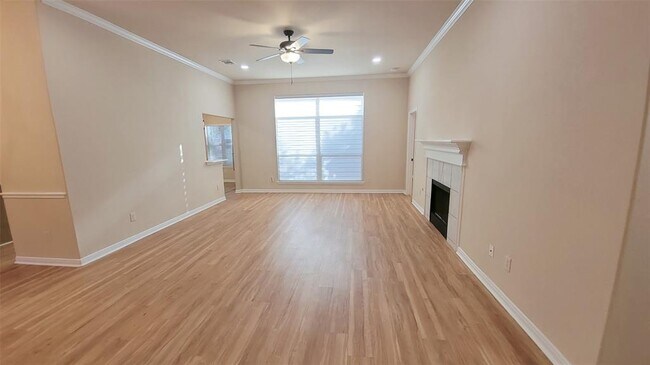Photo - 1248 Lacey Oak Loop