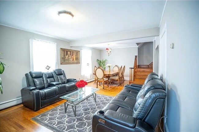 Photo - 184 Webster Ave Unit Apt2