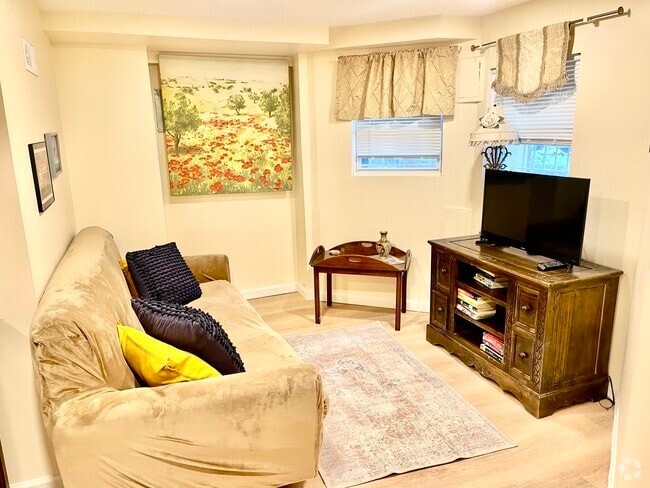 Building Photo - 1761 T St NW Unit 2 Rental