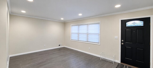 275 Maple St Unit 1