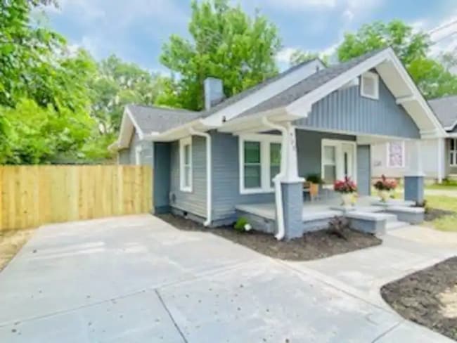 Photo - 205 W Morgan St
