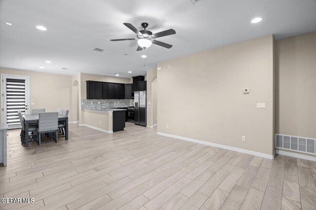 Photo - 12931 Terrington Ave