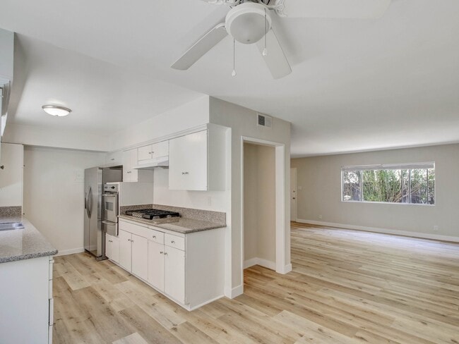 Photo - 1452 Berkeley St