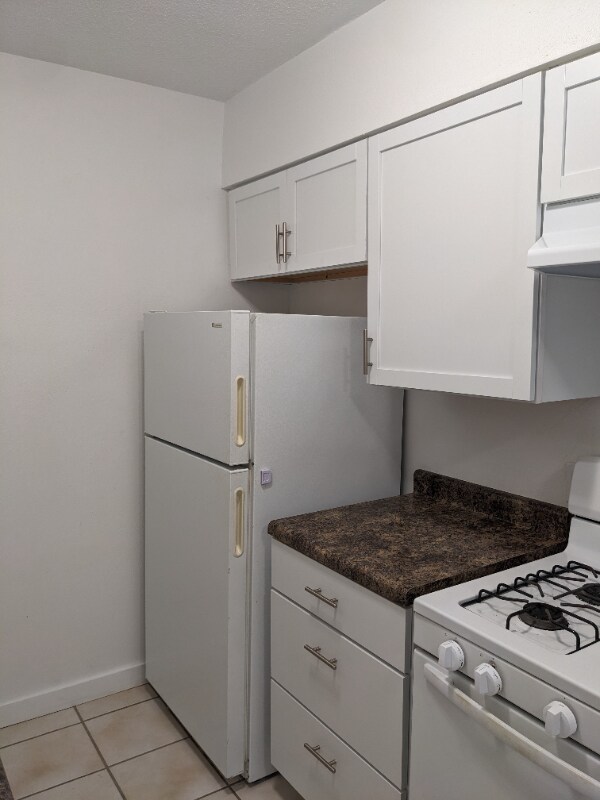 502 W Market St Unit 102