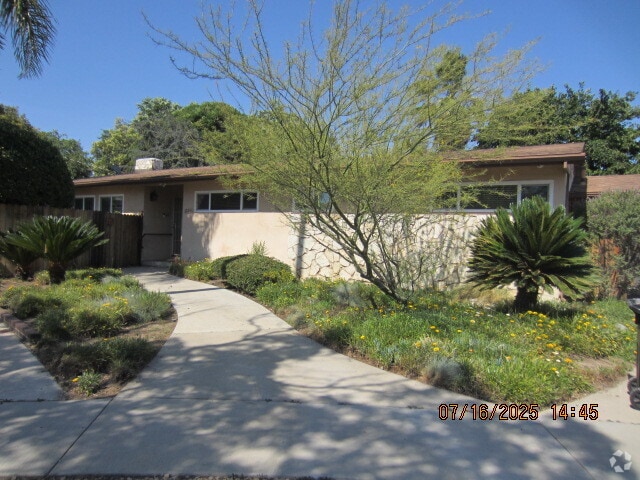 Building Photo - 12715 Hartland St Rental