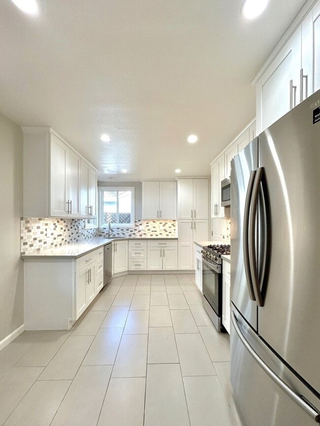 Photo - 811 9th Ave