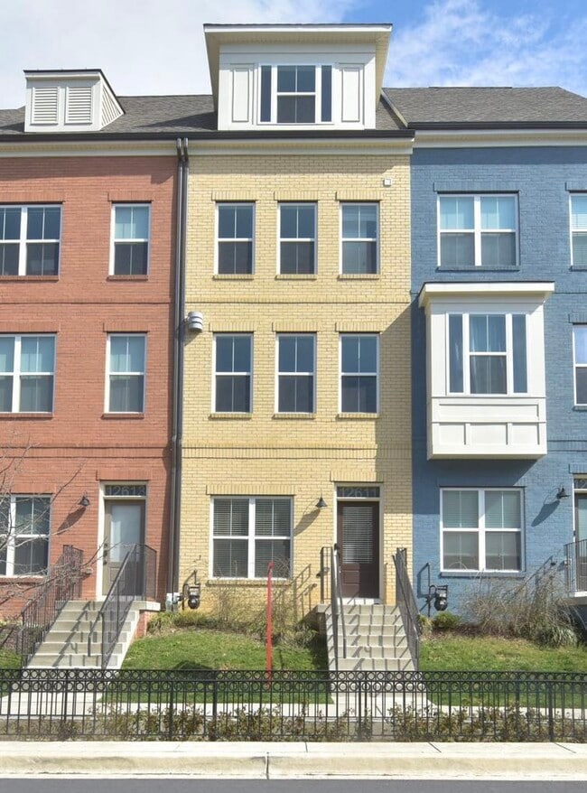 Building Photo - 12611 Macaulay St