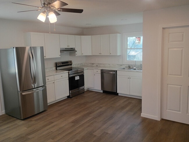 Photo - 101 Edmonds Dr