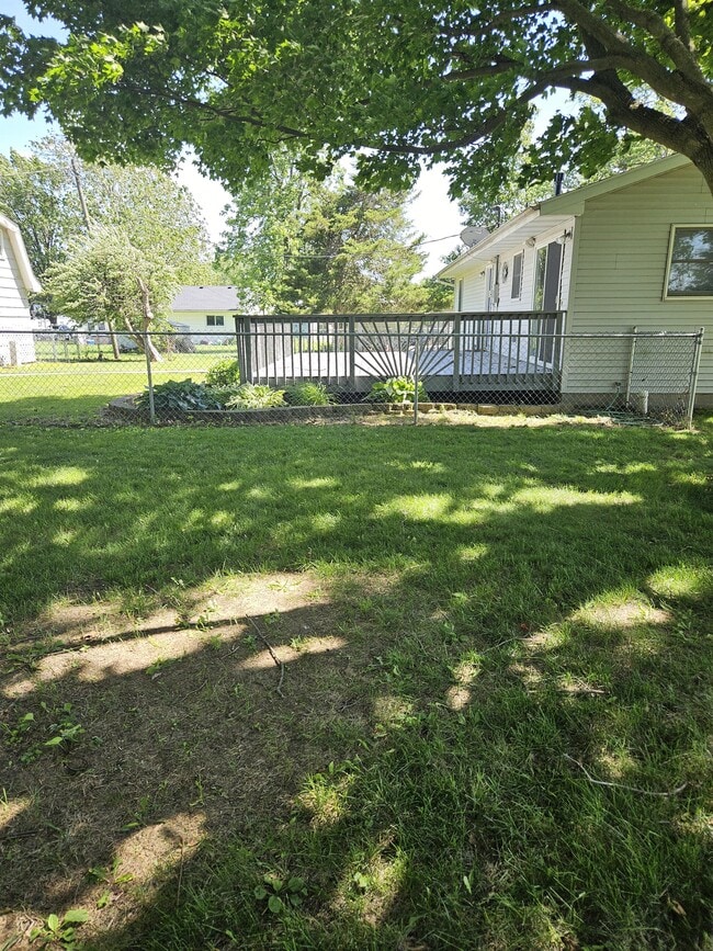 Photo - 711 N Hemlock St