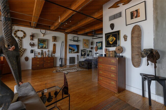 Photo - 711 William St Unidad 308