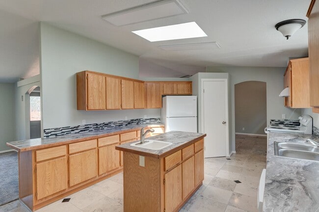 Photo - 811 Patmore Rd Unit House