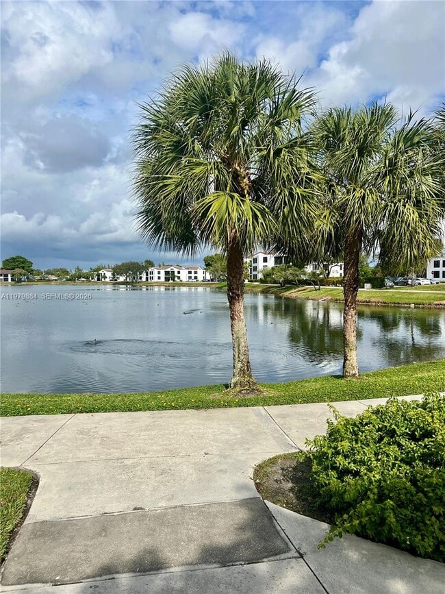 Photo - 215 Lake Pointe Dr Unit 211