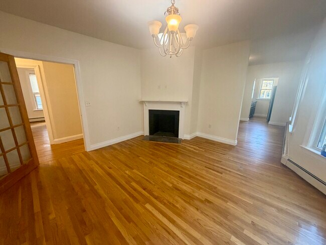 19 Banks St Unit 1
