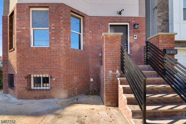 Photo - 579 S 12th St Unit 3