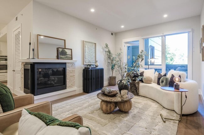 Building Photo - 600 El Camino Real Unit 600 Belmont