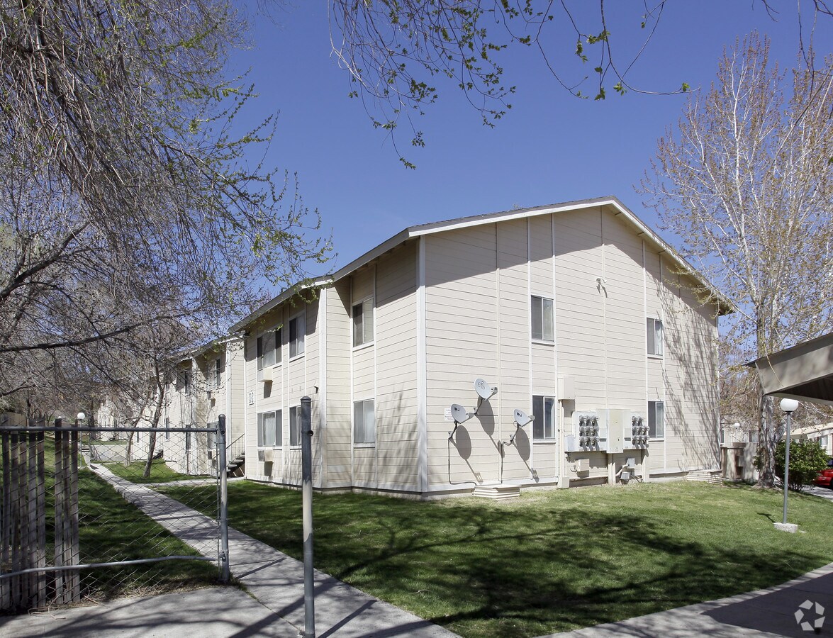 El Chaparral Apartments - El Chaparral Apartments