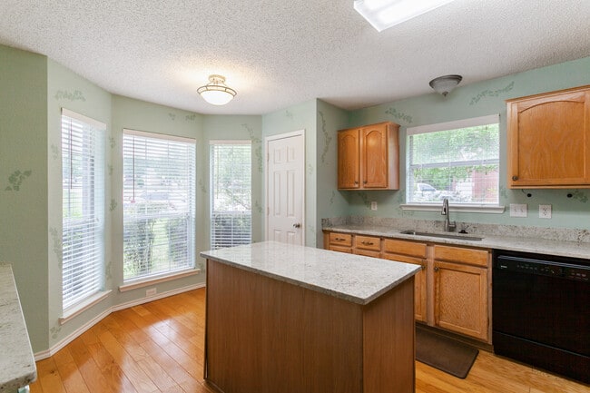 Photo - 366 Dalhart Dr